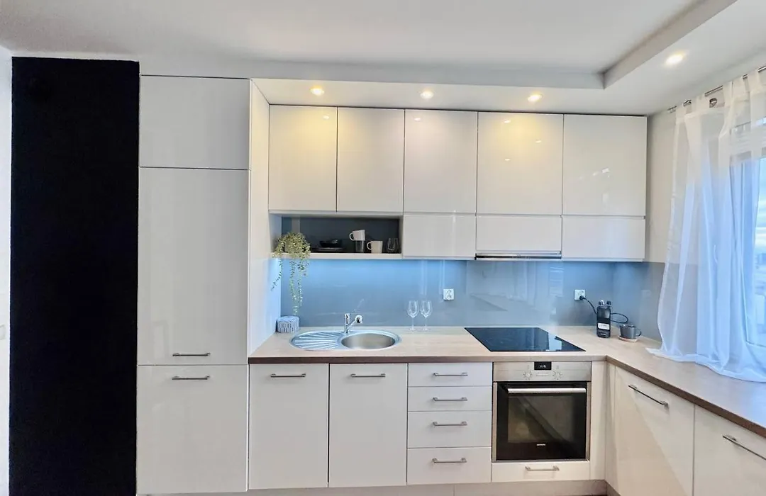 C- Home4U - Apartment With A City View Close To Aquapark, Parking In Secured Area-1